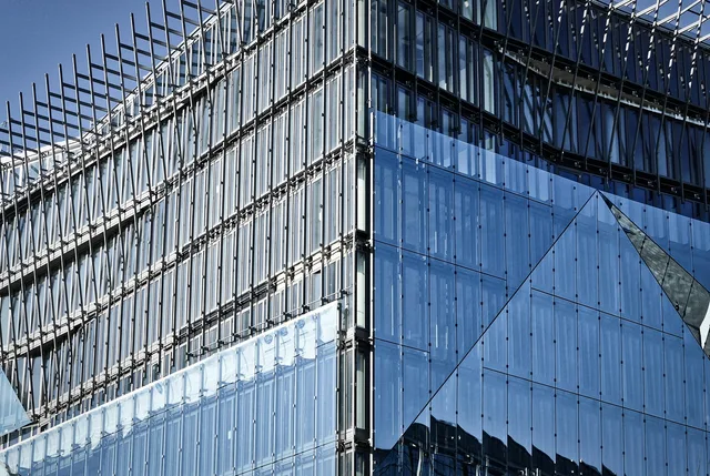 architecture, glass facade, construction site, window, building, glass, office building, house facade, facade, urban, structure, to build, fensterbau, new building, renovation, modernization, repair, planning, implementation, building construction. Mieterausbau und Rückbau: Pflichten im Gewerbemietvertrag