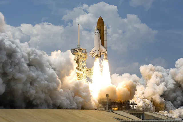 raketenstart, rakete, abziehen, space shuttle, raketenschiff, start des space shuttles, nasa-start, raumfahrt, john f kennedy space center, cape canaveral, florida, usa, raketenstart, rakete, rakete, rakete, rakete, rakete. Capire il contratto di locazione commerciale: diritti, obblighi e strutturazione